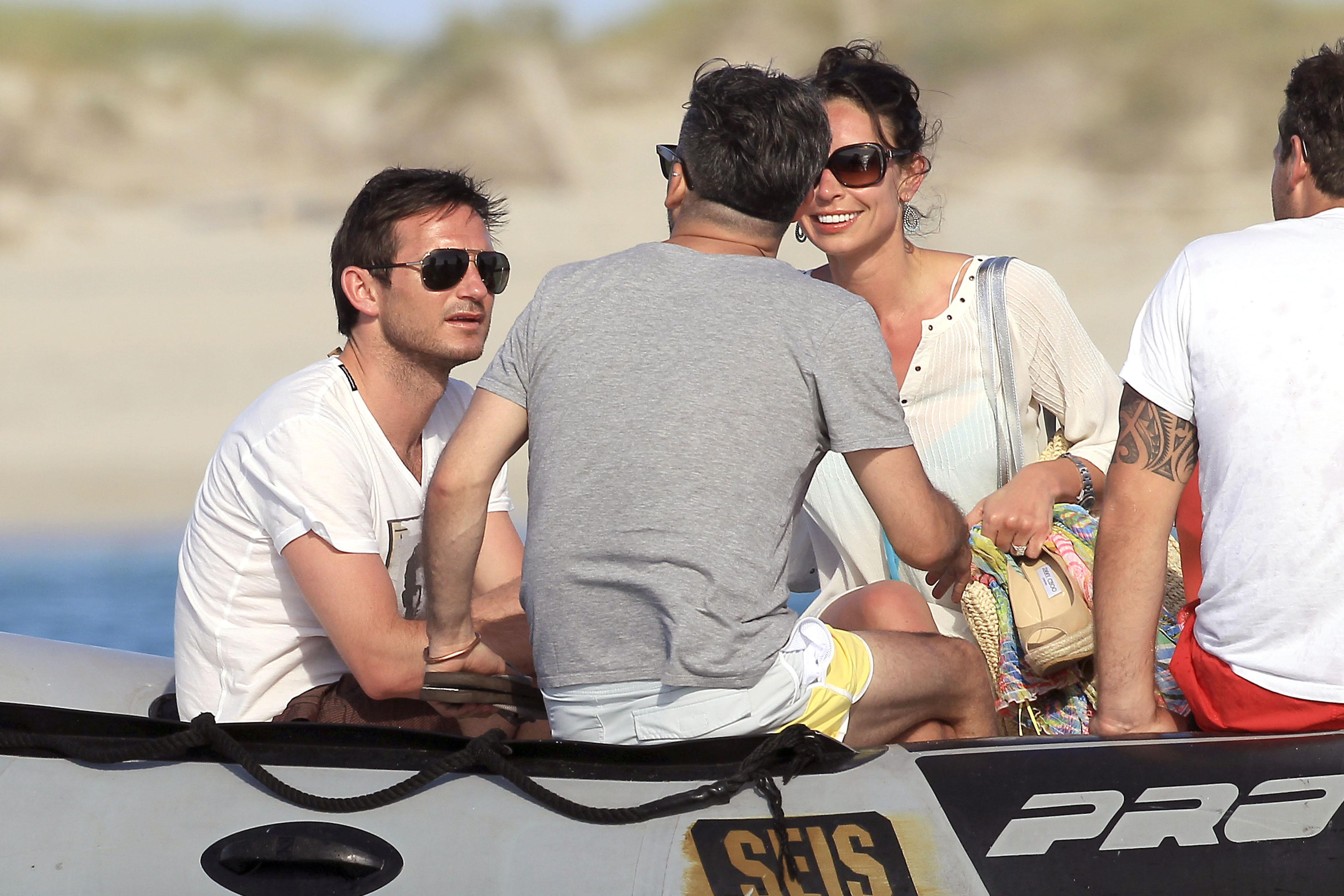 Frank Lampard hänger med flickvän och vänner på Formentera. Frank Lampard hänger med flickvän och vänner på Formentera.